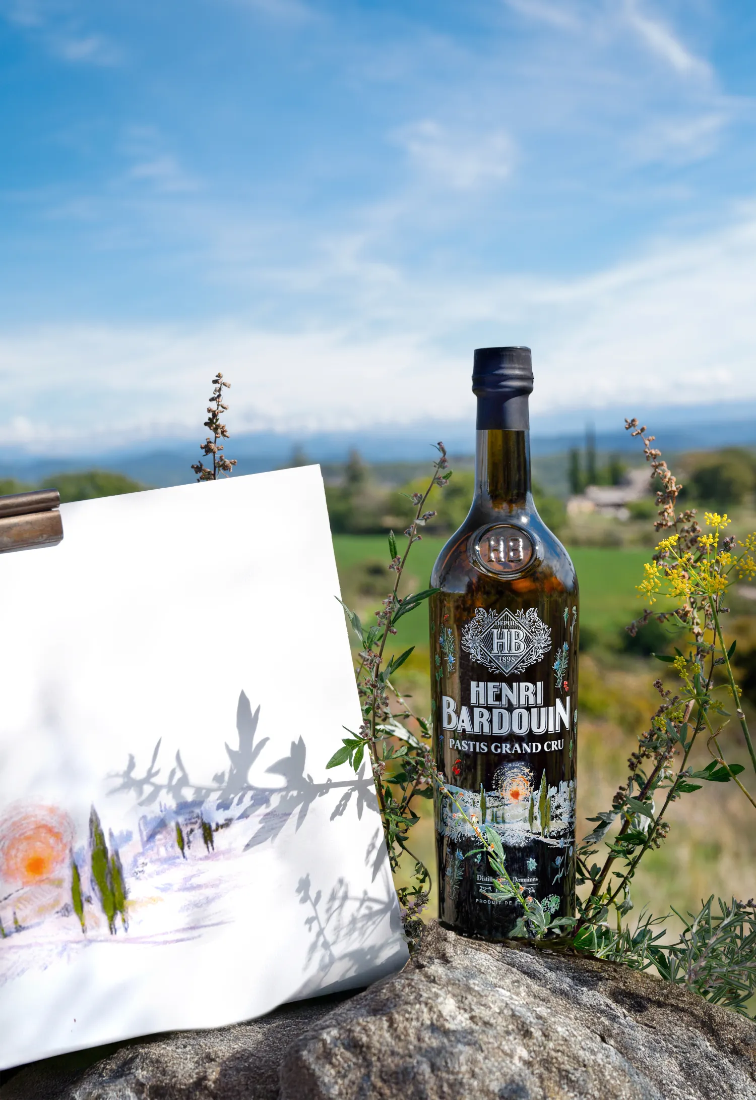 Picture of the bottle with a paintaing.